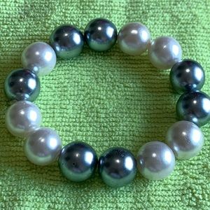 Pearl bracelet